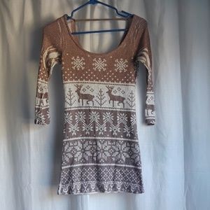 Mid-sleeve Holiday Print Top